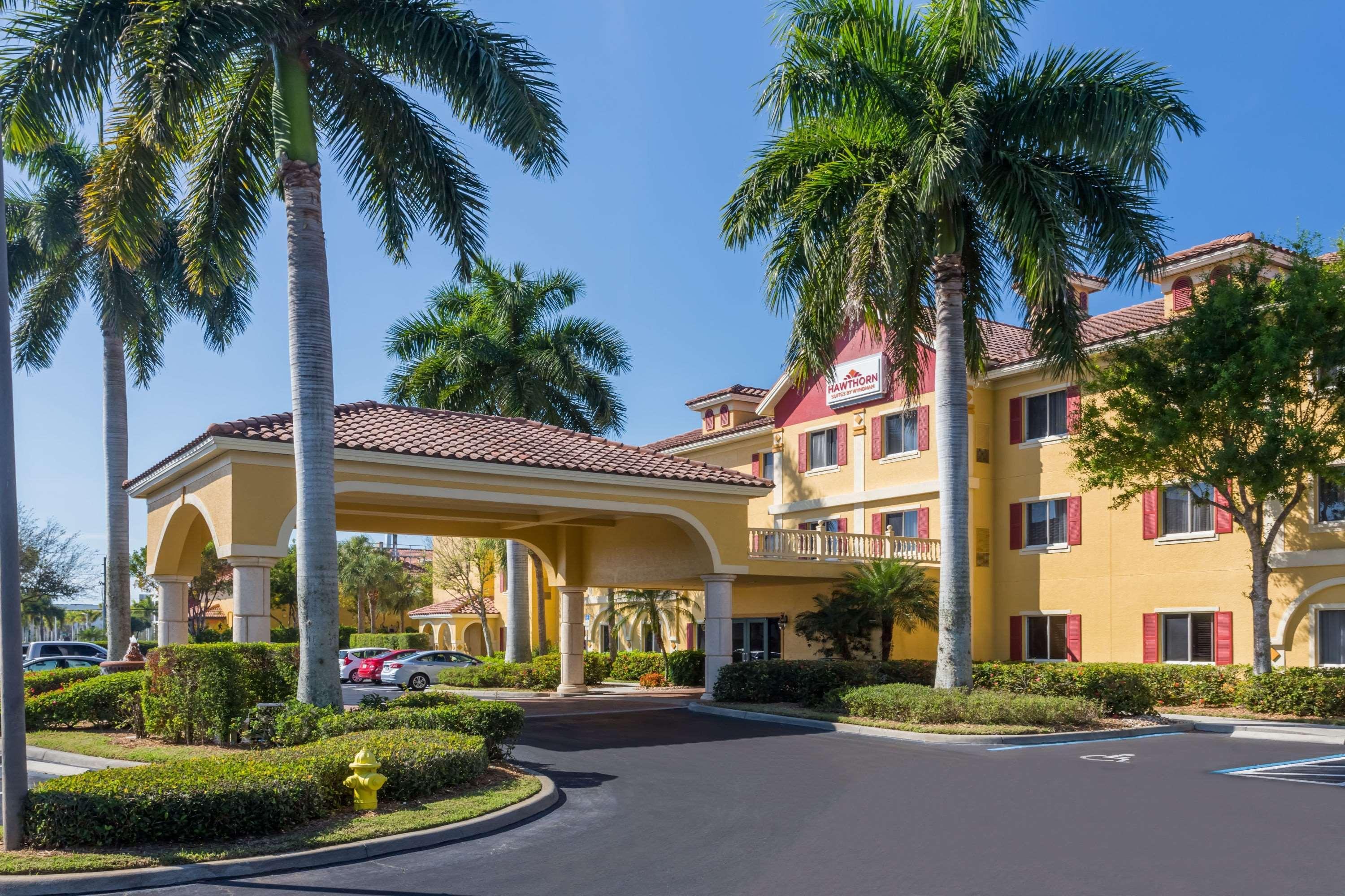 Hawthorn Extended Stay By Wyndham Naples Vineyards Exterior photo