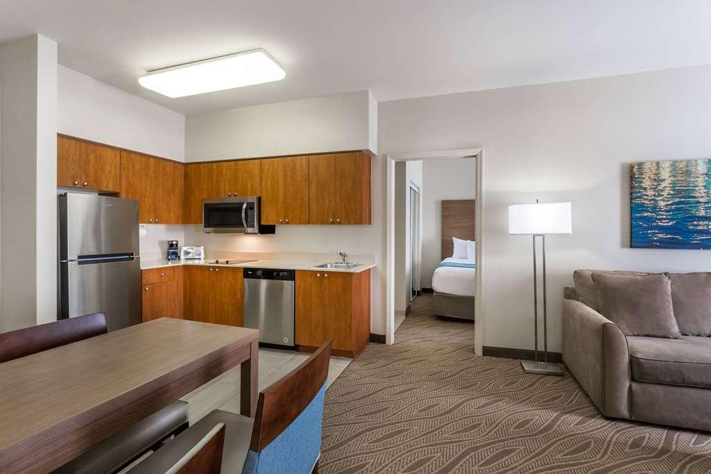 Hawthorn Extended Stay By Wyndham Naples Vineyards Room photo