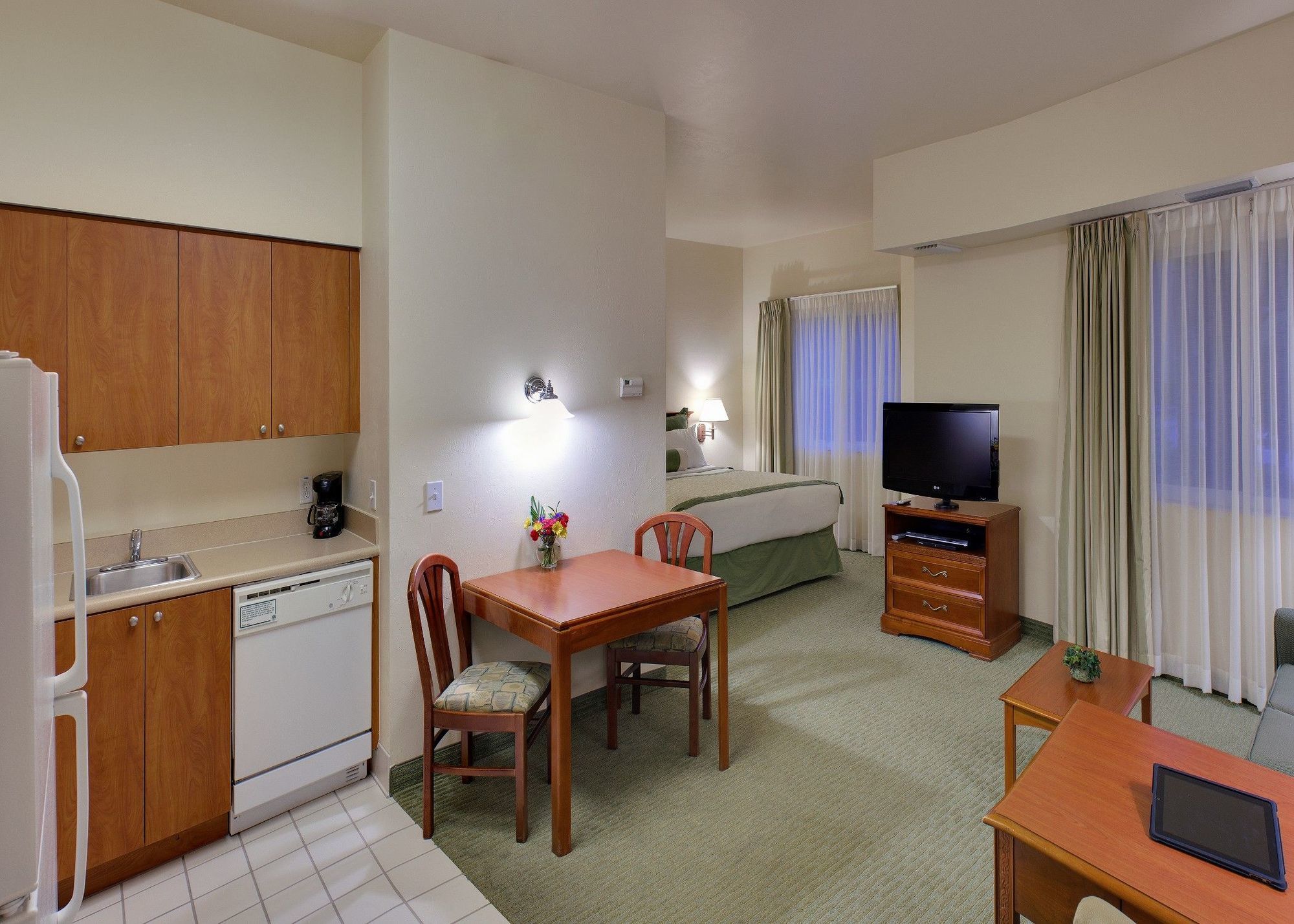 Hawthorn Extended Stay By Wyndham Naples Vineyards Room photo