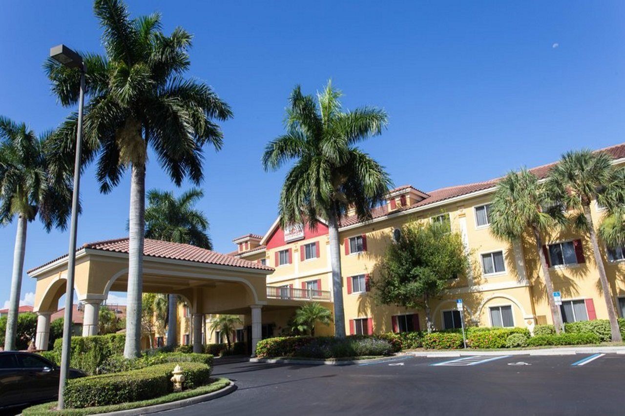 Hawthorn Extended Stay By Wyndham Naples Vineyards Exterior photo