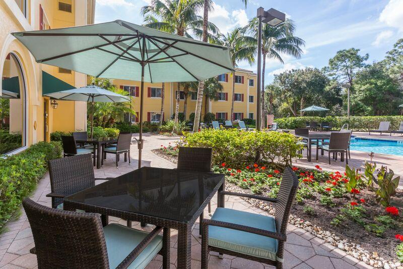 Hawthorn Extended Stay By Wyndham Naples Vineyards Exterior photo